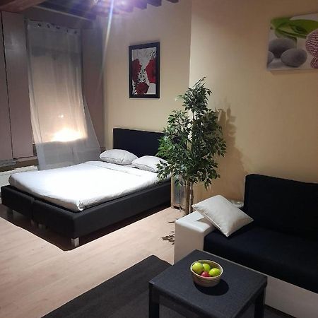Appartamento Cute,Cosy,Comfortable Studio In The Heart Of Antwerpen Esterno foto